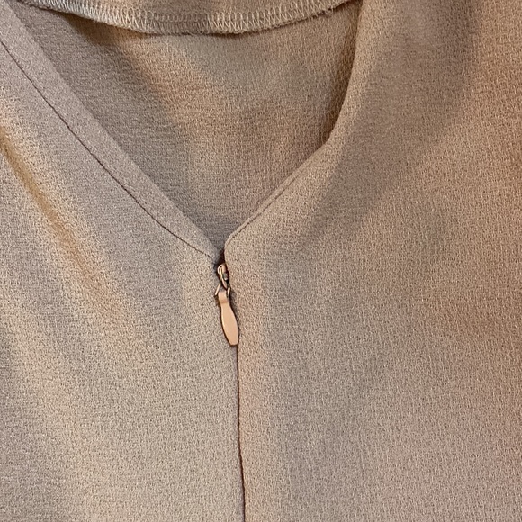 Flutter sleeve pink peplum top - Picture 3 of 5